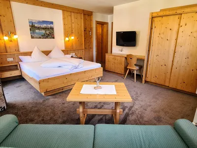 Schlafzimmer 1