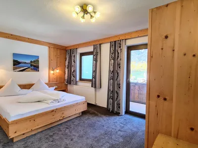 Schlafzimmer 2