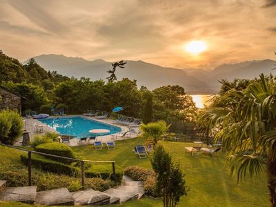 Abendstimmung am Pool