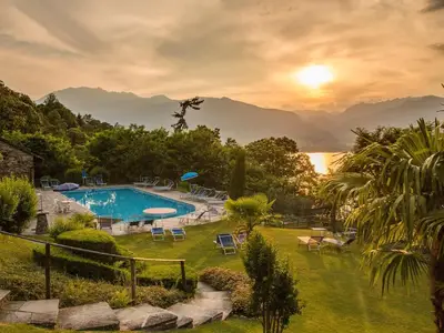 Abendstimmung am Pool