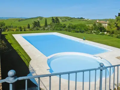 PoolOfHouse