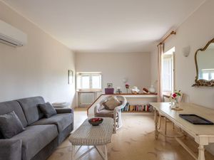 24017097-Ferienwohnung-4-Gangi-300x225-2