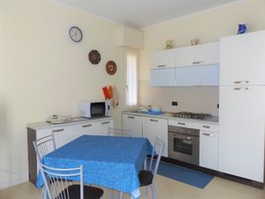 23350216-Ferienwohnung-4-Garda-300x225-1