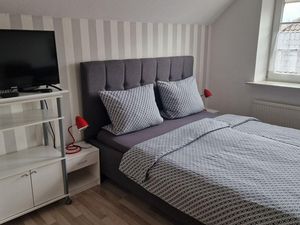 23981692-Ferienwohnung-2-Garding-300x225-5