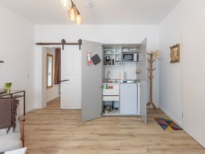 24019050-Ferienwohnung-2-Garding-300x225-3