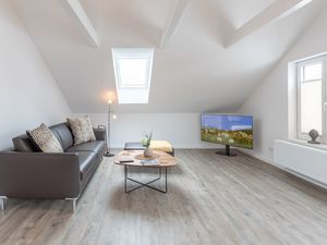 24019051-Ferienwohnung-4-Garding-300x225-0