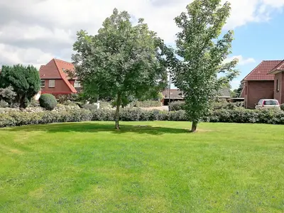 Garten zur Straße