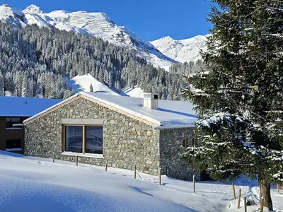 Vergalderie mit Blick auf das Skigebiet