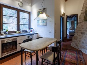 23645845-Ferienwohnung-6-Gargnano-300x225-5