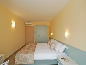 22440987-Ferienwohnung-4-Gargnano-300x225-5