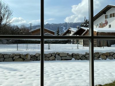 Beim Frühstück sieht man schon die Piste