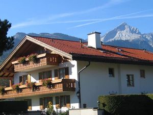 23984740-Ferienwohnung-2-Garmisch-Partenkirchen-300x225-4