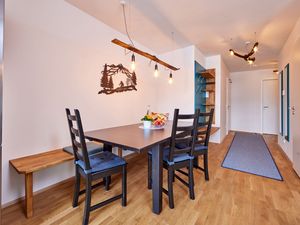 24048879-Ferienwohnung-5-Garmisch-Partenkirchen-300x225-2