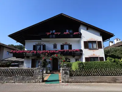 Ferienwohnung für 5 Personen (76 m²) in Garmisch-Partenkirchen 1/10