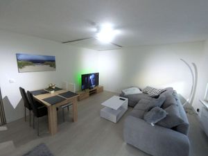 23495556-Ferienwohnung-4-Garz (Rügen)-300x225-1