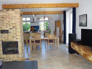 23922270-Ferienwohnung-6-Garz (Rügen)-300x225-0