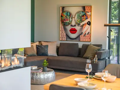 Wohnbereich mit Kamin