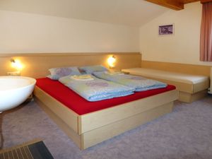 23847124-Ferienwohnung-5-Gaschurn-300x225-5