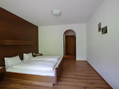 Doppel- oder Mehrbettzimmer Doppel- oder Mehrbettzimmer