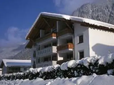 Hausansicht_-_Winter