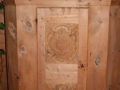 Schrank im Stöbli