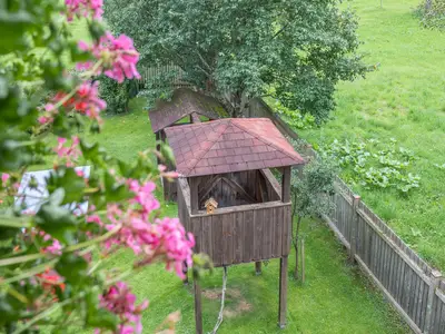 Spielhäuschen im Garten