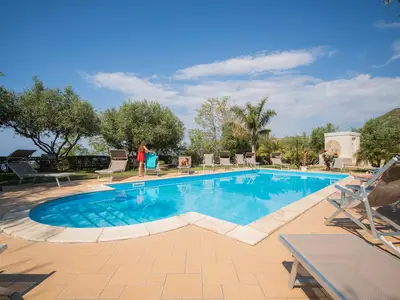 PoolOfHouse