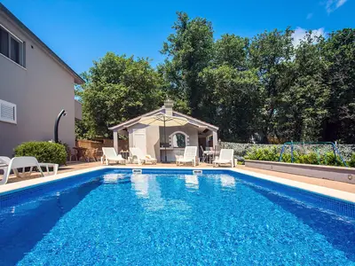 Pool 6m * 4m mit Außendusche