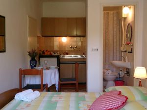 18324045-Ferienwohnung-2-Gdinj-300x225-5