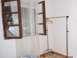 18323606-Ferienwohnung-5-Gdinj-300x225-4