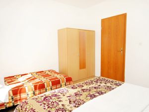 18323514-Ferienwohnung-9-Gdinj-300x225-5