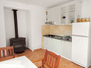 18511587-Ferienwohnung-5-Gdinj-300x225-4