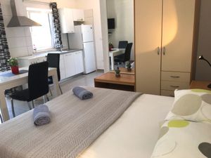 18510525-Ferienwohnung-3-Gdinj-300x225-4