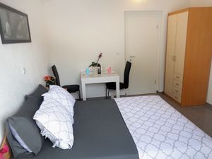 18510578-Ferienwohnung-2-Gdinj-300x225-5