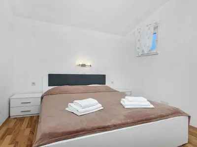 Ferienwohnung für 7 Personen (100 m²) in Gdinj 9/10