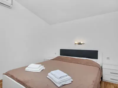 Ferienwohnung für 7 Personen (100 m²) in Gdinj 10/10