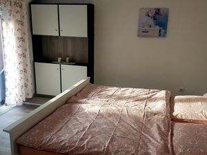 22946845-Ferienwohnung-5-Geestland-300x225-2