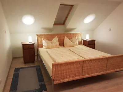 Ferienwohnung im Dachgeschoss: Schlafzimmer 2