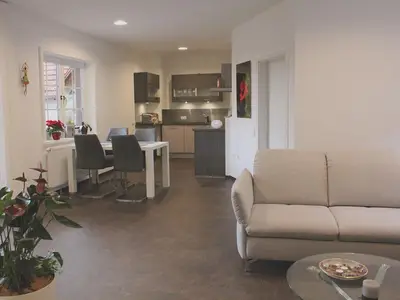Unsere-Wohnung-002