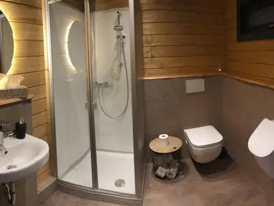 Erholungsoase Alt, Aufenthaltshütte Bad, Geisfeld