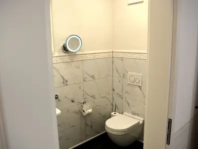 INSIDE, BATHROOM