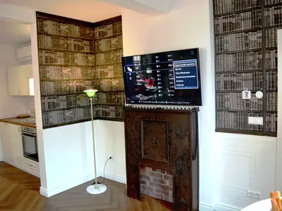 Photo, INSIDE, OUTSIDE