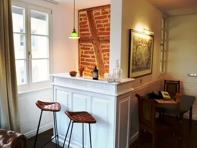 Photo, INSIDE, OUTSIDE