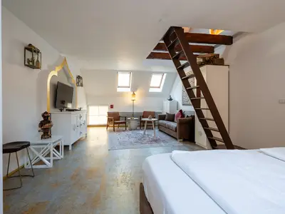 Photo, INSIDE, OUTSIDE