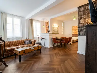 Photo, INSIDE, OUTSIDE