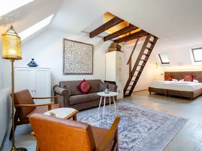 Photo, INSIDE, OUTSIDE