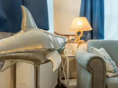 Photo, INSIDE, OUTSIDE