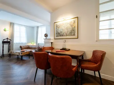 Photo, INSIDE, OUTSIDE