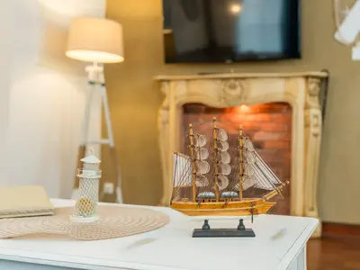 Photo, INSIDE, OUTSIDE