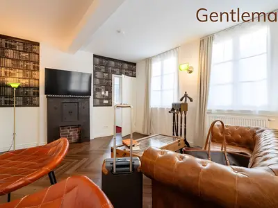 Photo, INSIDE, OUTSIDE